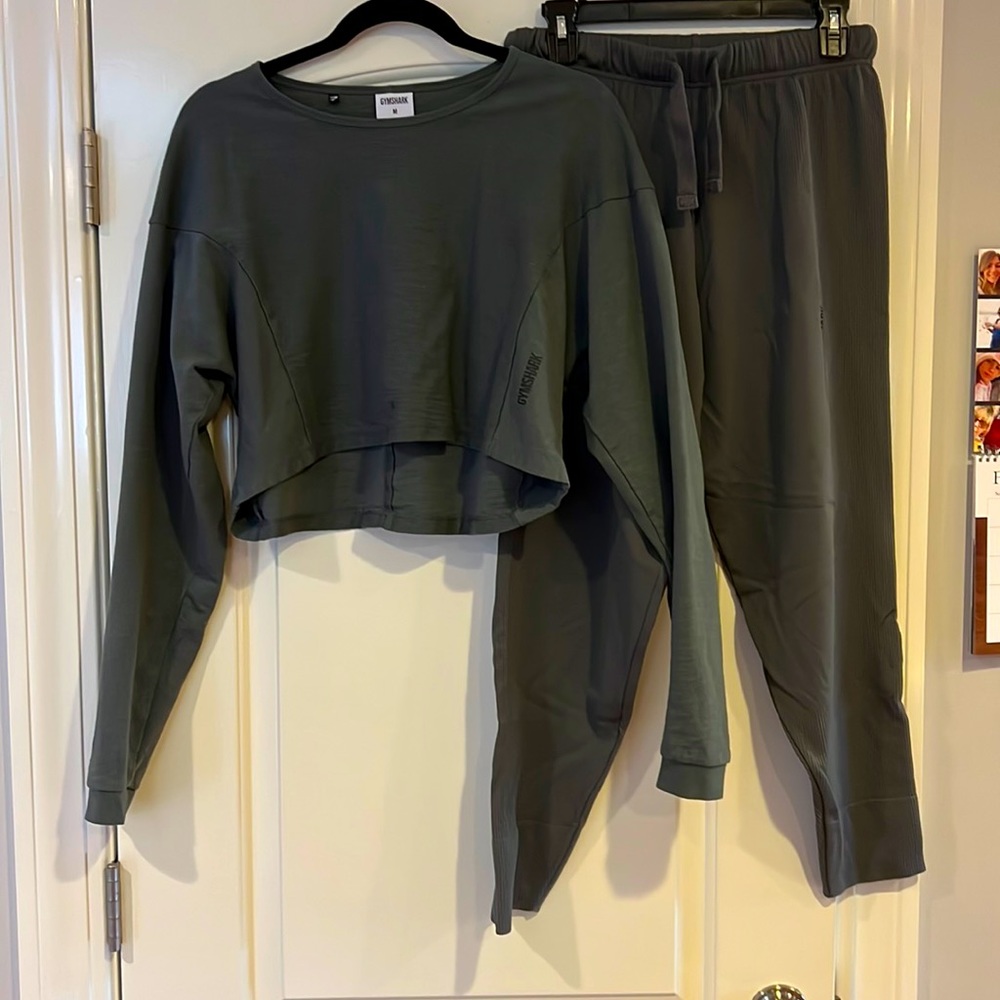Gymshark matching set size medium in gray